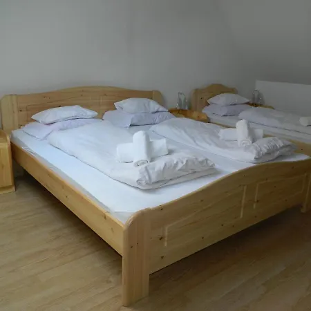 Familia-pelso Apartmanhaz Apartament Zamárdi